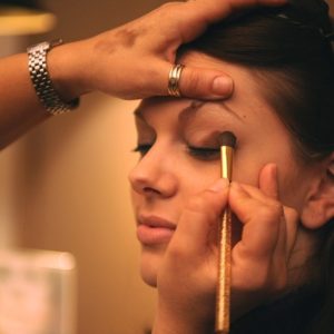 基礎化粧品が高い理由と低価格でも効果のあるおすすめの基礎化粧品 綺麗のミカタ